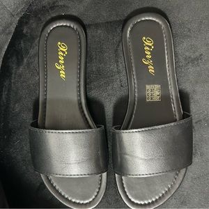 Used Women Single Band Slides Sandals Black